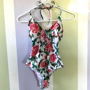 👙2/$15 Rose Print One-Piece Bathing Suit